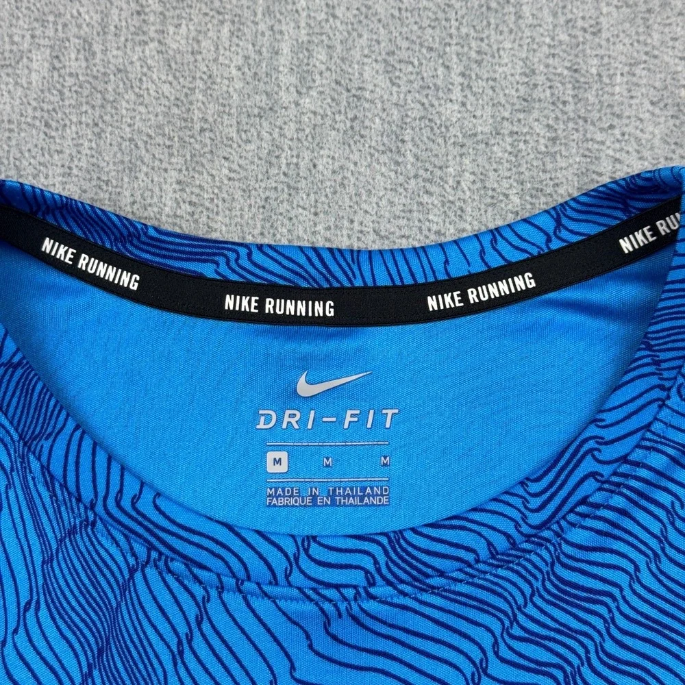 Nike Shirt Womens Medium Dri-FIT Miler Graphic Short-Sleeve Running Top Workout
